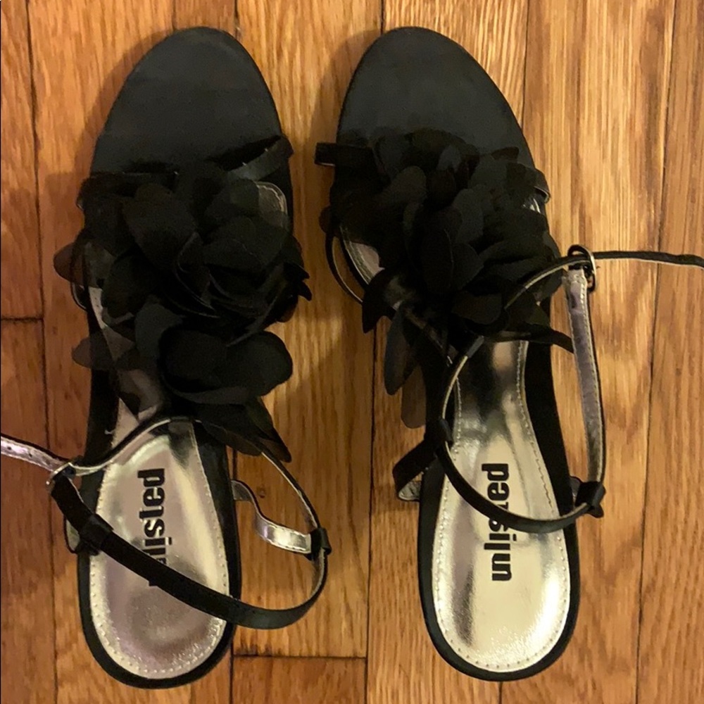 Blacks Flower Heels